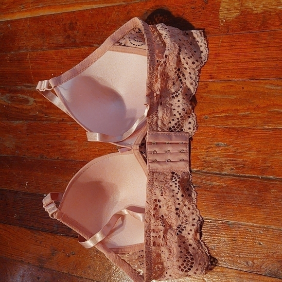 Light Pink No Wire Lacy Bra Sz 38C - Picture 4 of 8